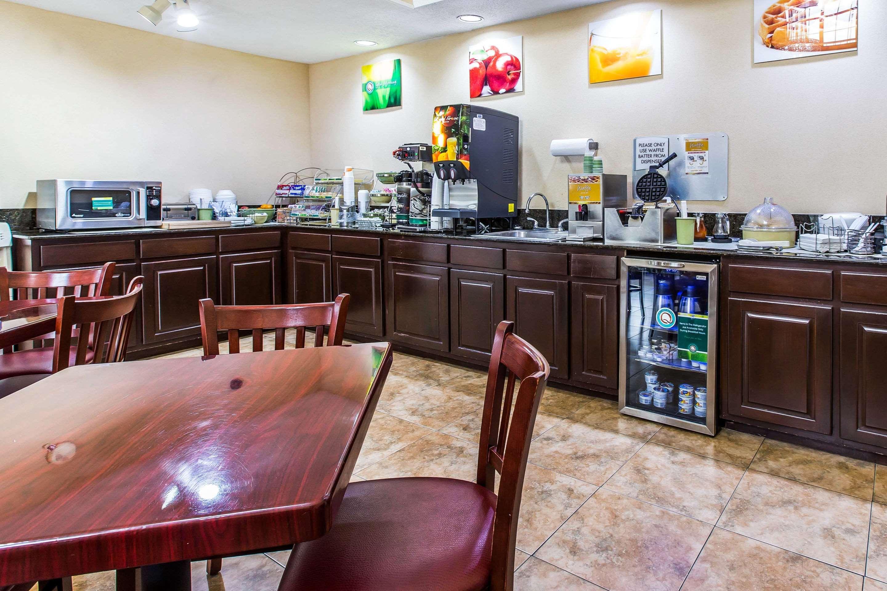 Quality Inn Eastman Extérieur photo