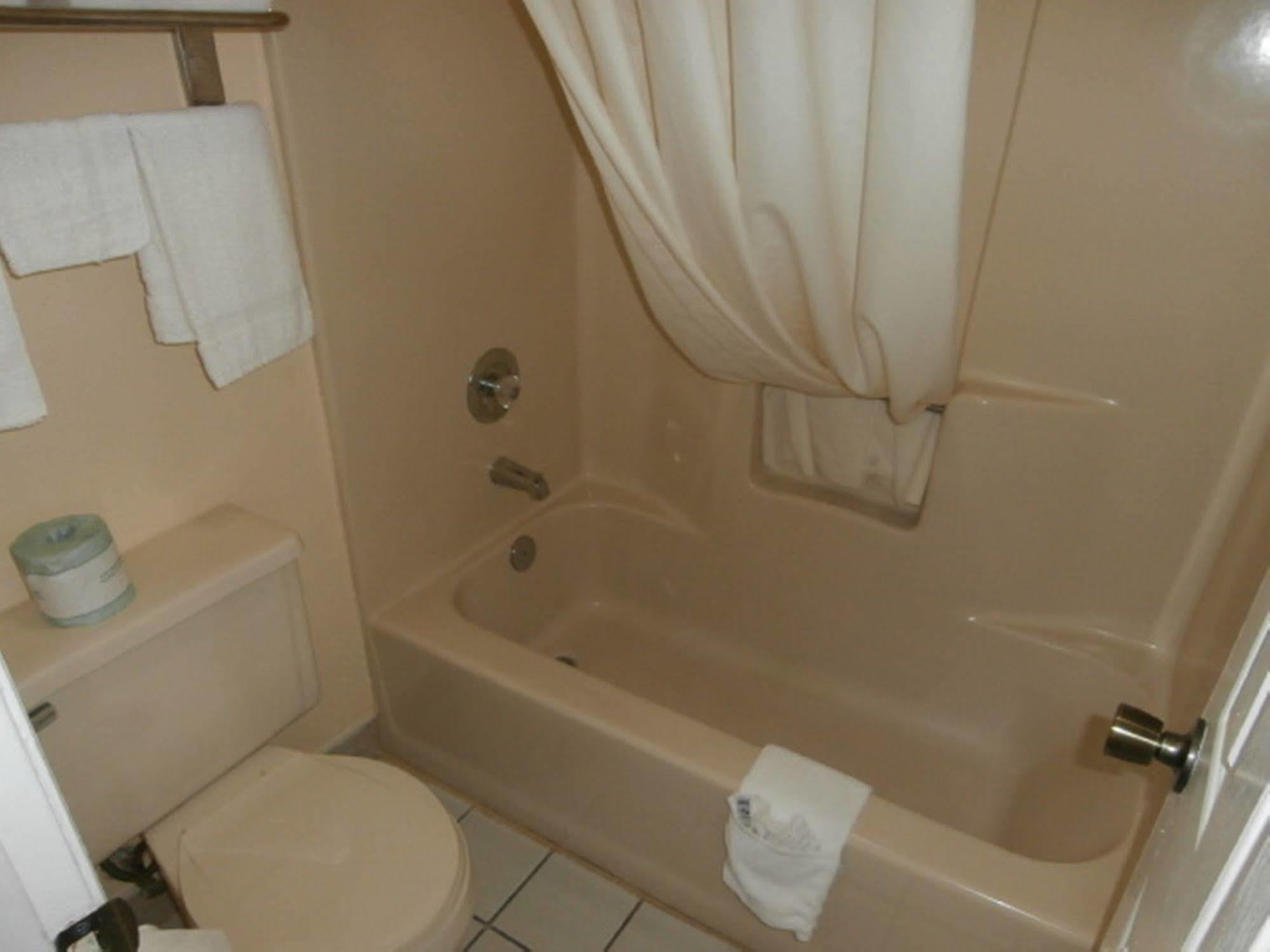 Quality Inn Eastman Extérieur photo